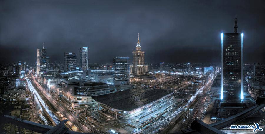 Warsaw at night.jpg